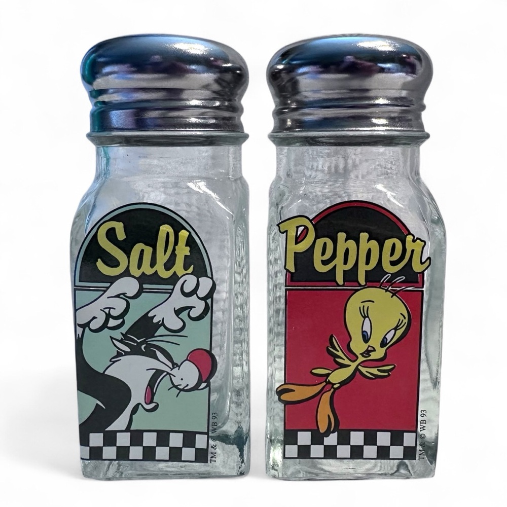 Retro Style 1993 Warner Bros. Sylvester & Tweety Salt and Pepper Shakers